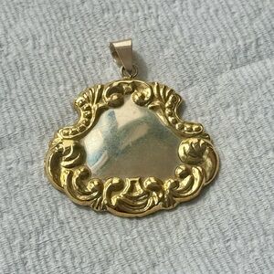 Elegant 925 Sterling Silver Pendant